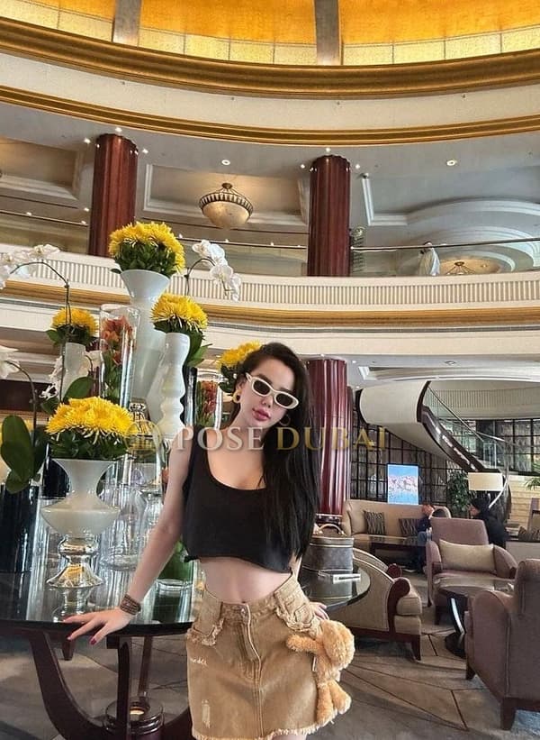 Sara, 20, escort in Dubai — 168 cm, Singaporean (photo 10 of 13)
