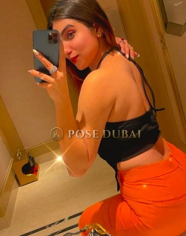 Sarah, 22, escort in Dubai — 164 cm, Indian (photo 2 of 4)
