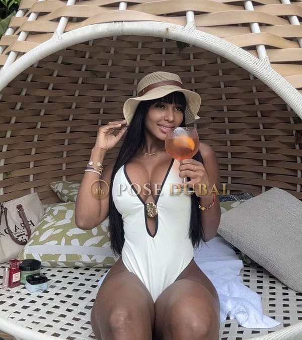 Sasha, 25, escort in Dubai — Colombian, 175 cm (photo 5 of 13)