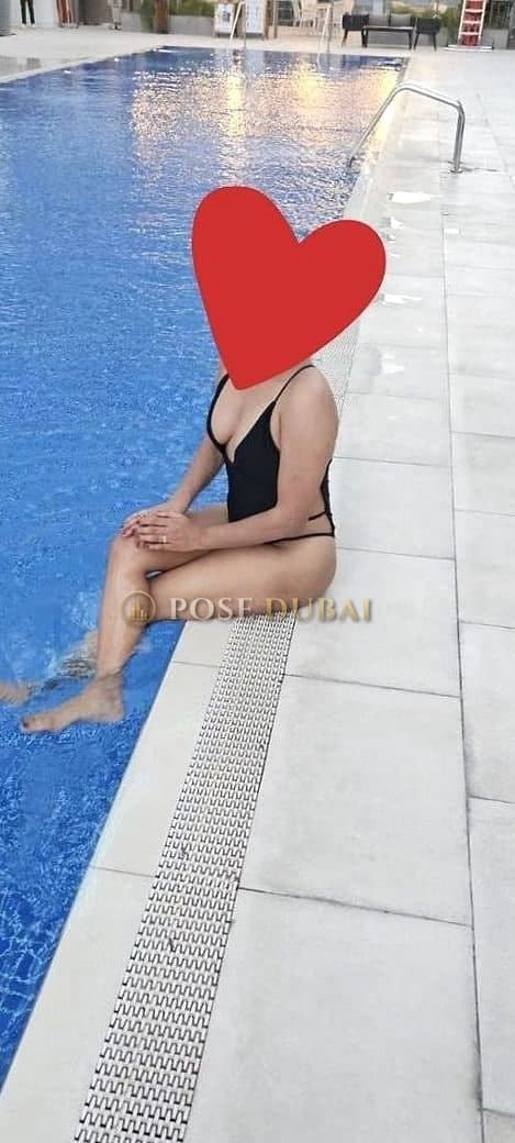 Shweta, 29, escort in Dubai — Indian, 169 cm (photo 7 of 13)