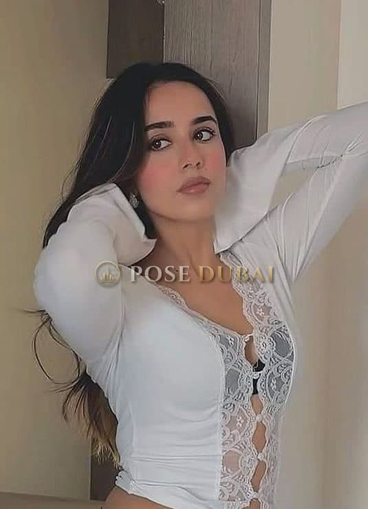Simran, 22, escort in Dubai — Indian, 170 cm (photo 3 of 4)