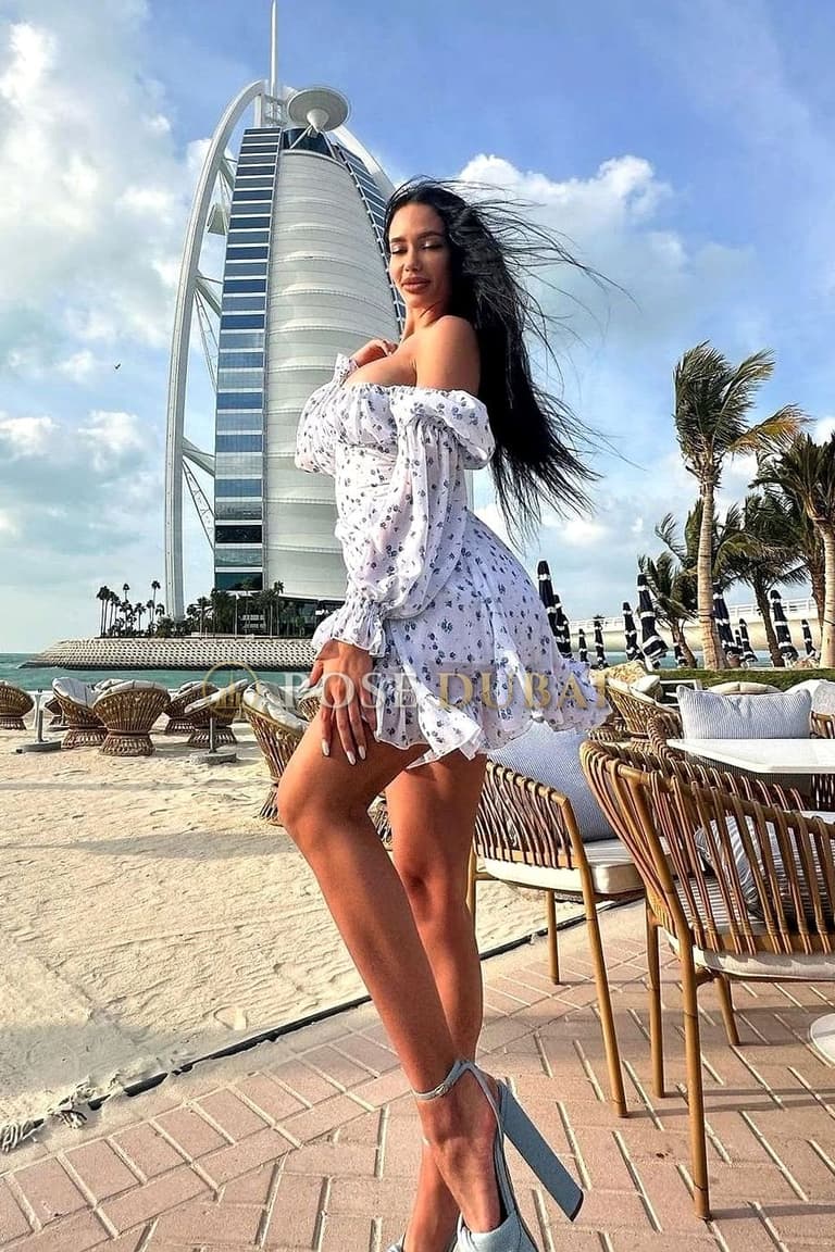 Alina, 25, escort in Dubai — Ukrainian, 170 cm (photo 3 of 9)