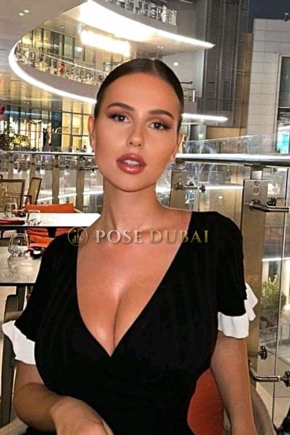 Annie, 23, escort in Dubai — 168 cm (photo 1 of 7)