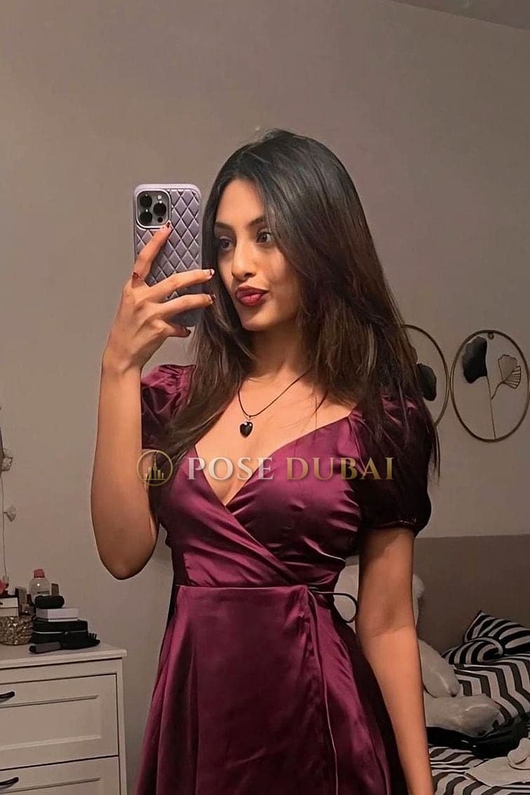 Aparna, 23, escort in Dubai — 166 cm, Indian (photo 2 of 4)