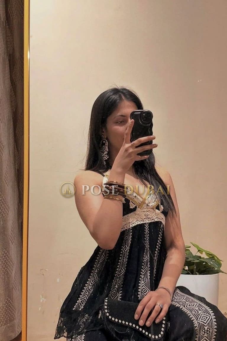 Arohi, 23, escort in Dubai — 173 cm, Indian (photo 2 of 6)