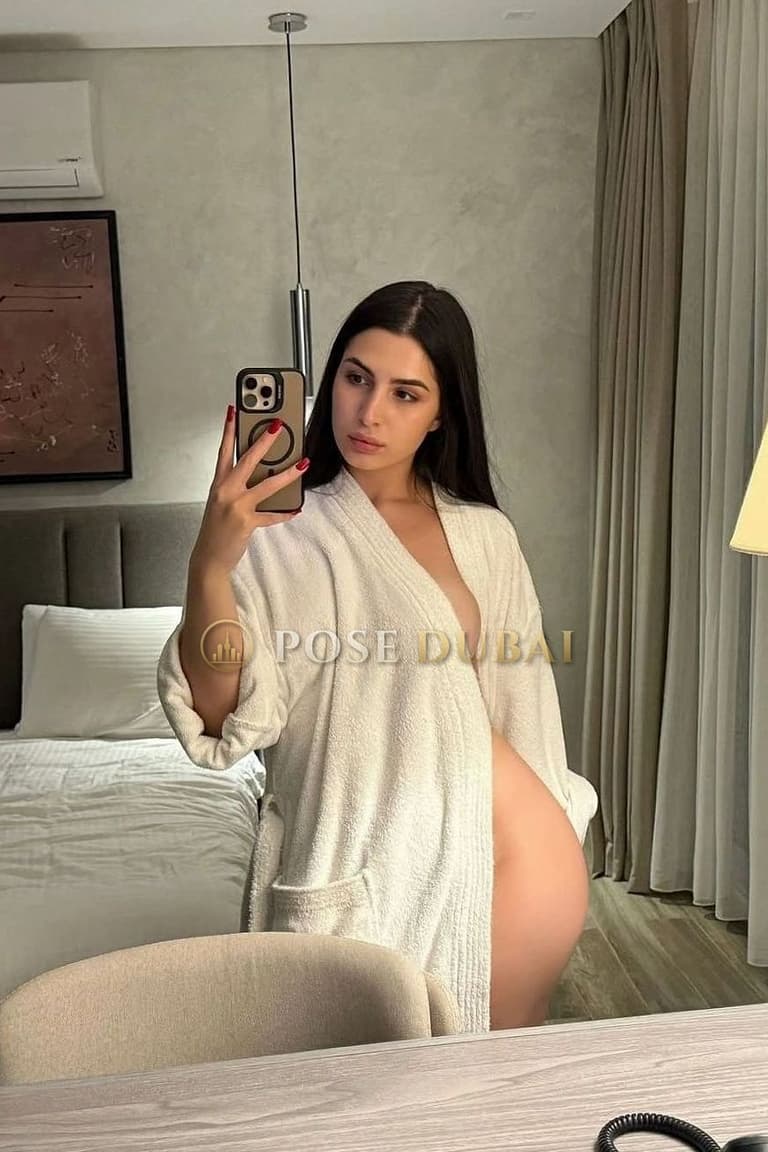 Bella, 23, escort in Dubai — Latvian, 168 cm (photo 3 of 8)