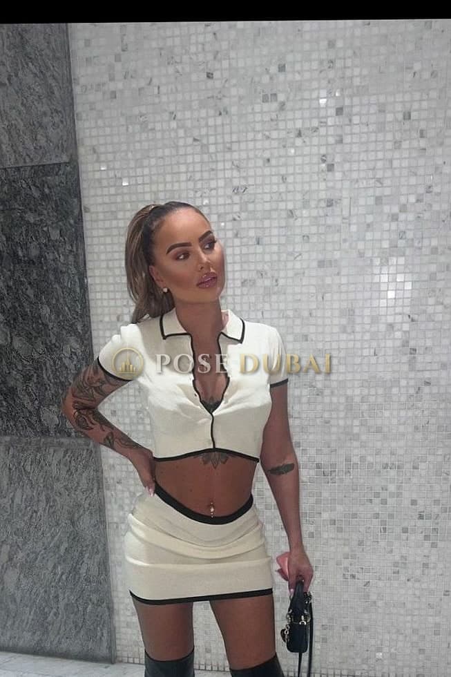 Chanel, 27, escort in Dubai — 170 cm, British (photo 2 of 5)