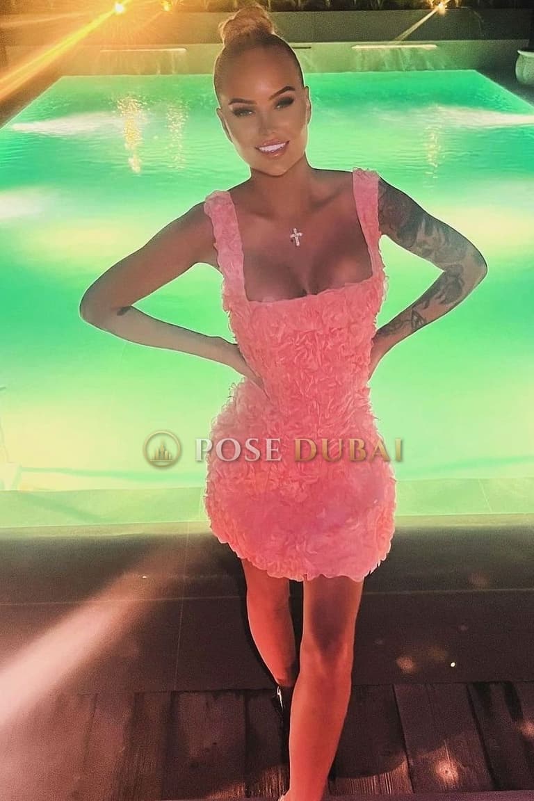 Chanel, 27, escort in Dubai — British, 170 cm (photo 3 of 5)