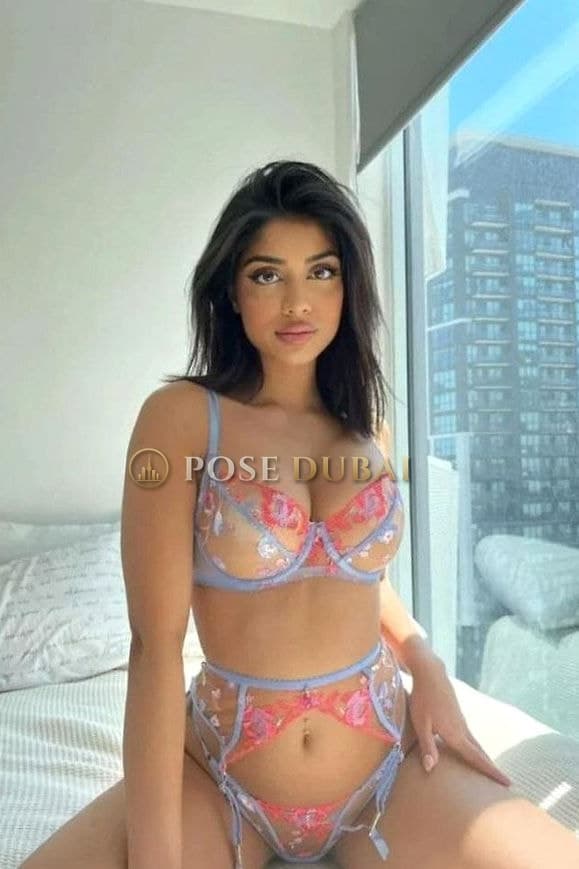 Gabriela, 25, escort in Dubai — Brazilian, 168 cm (photo 1 of 9)