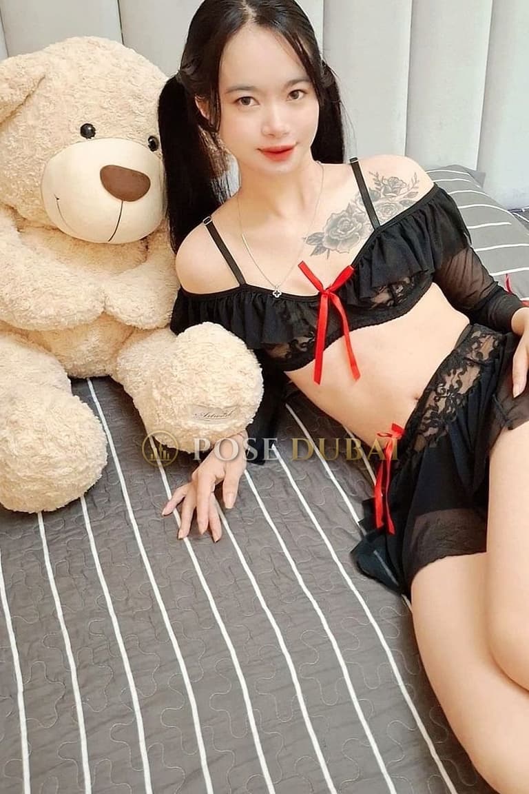 Hana, 18, escort in Dubai — Vietnamese, 150 cm (photo 1 of 13)