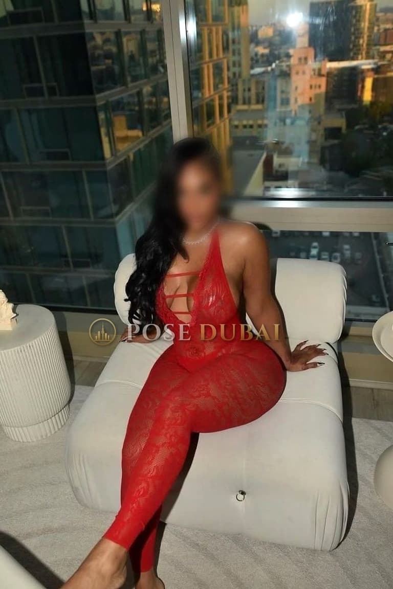 Helen, 27, escort in Dubai — Ghanaian, 168 cm (photo 3 of 7)