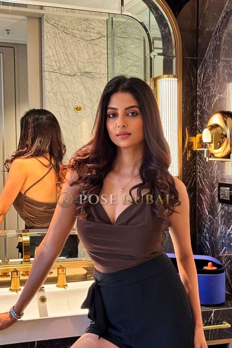 Jasleen, 22, escort in Dubai — 168 cm, Indian (photo 2 of 3)