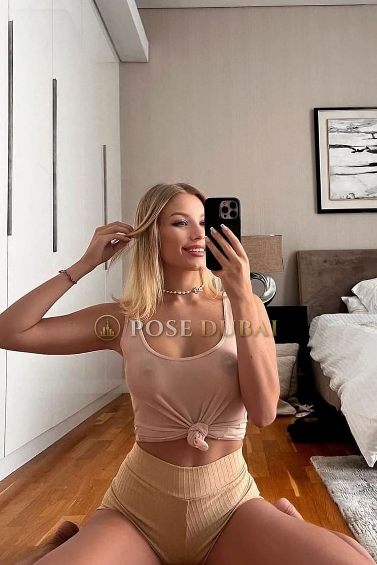 Jessica, 22, escort in Dubai — 168 cm (photo 2 of 12)