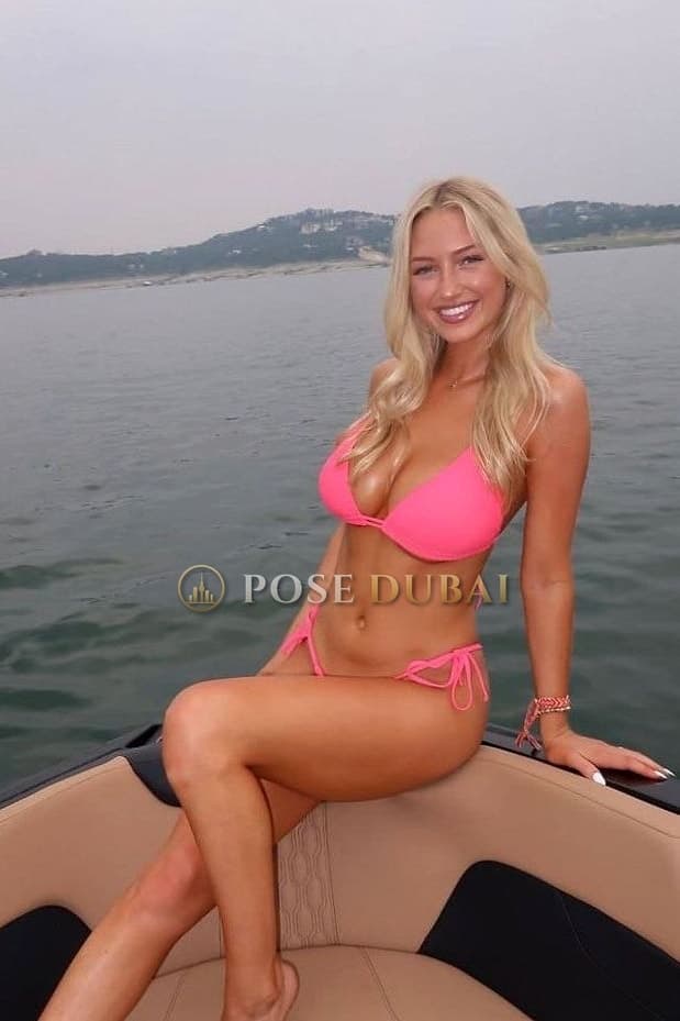 Julia, 24, escort in Dubai — 170 cm (photo 2 of 7)