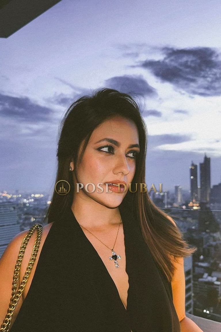 Kaira, 22, escort in Dubai — Indian, 170 cm (photo 1 of 3)