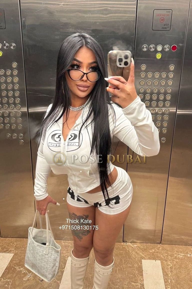 Kate, 25, escort in Dubai — Colombian, 158 cm (photo 1 of 18)
