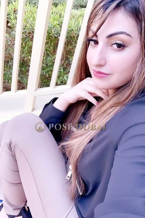 Laila, 21, escort in Dubai — 165 cm, Indian (photo 2 of 6)