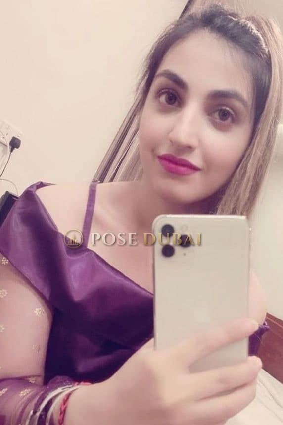 Laila, 21, escort in Dubai — Indian, 165 cm (photo 3 of 6)