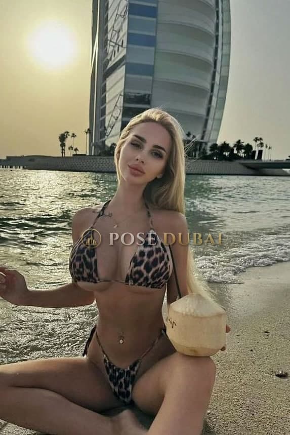 Larina, 24, escort in Dubai — 166 cm (photo 1 of 6)