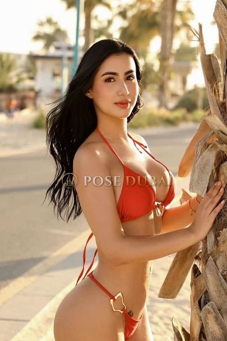 Laura, 21, escort in Dubai — Argentinian, 170 cm (photo 1 of 7)