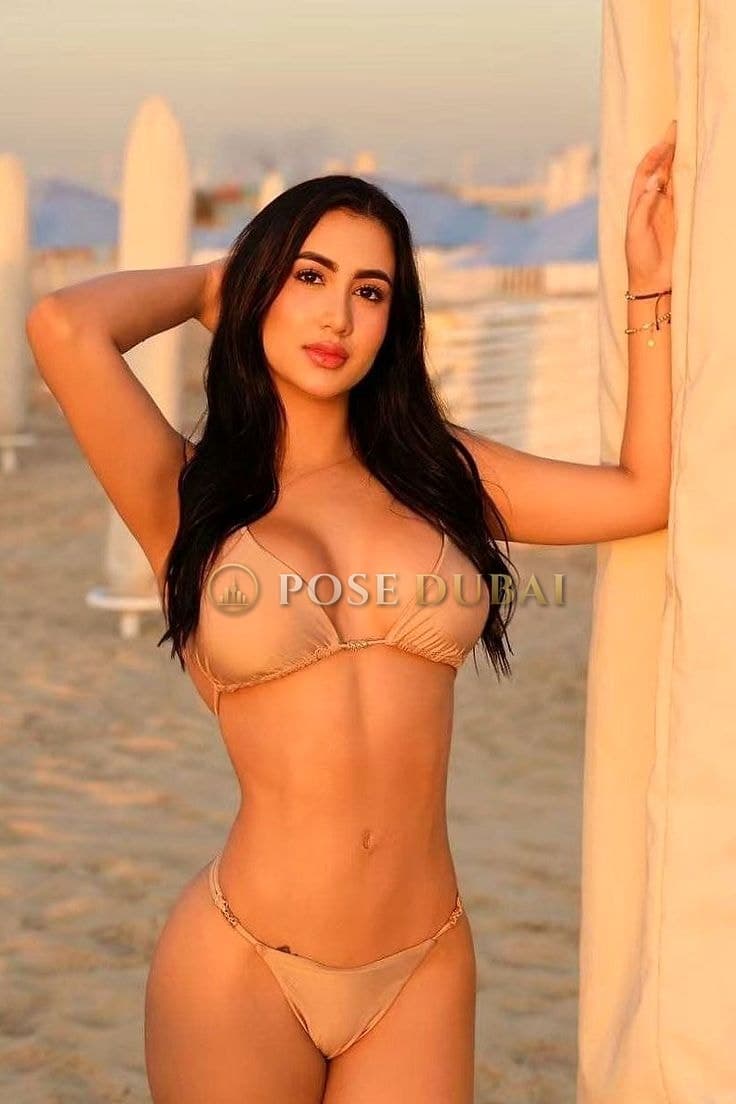 Laura, 21, escort in Dubai — 170 cm, Argentinian (photo 2 of 7)