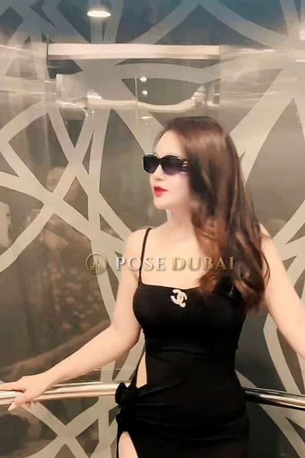 Linh, 25, escort in Dubai — 165 cm, Vietnamese (photo 2 of 13)