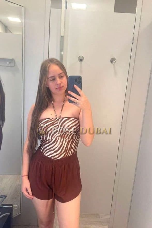 Manu, 20, escort in Dubai — Brazilian, 165 cm (photo 3 of 11)