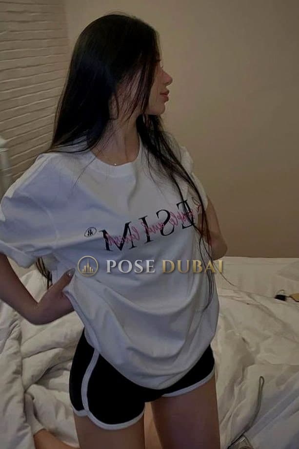 Mia, 22, escort in Dubai — Vietnamese, 168 cm (photo 3 of 9)