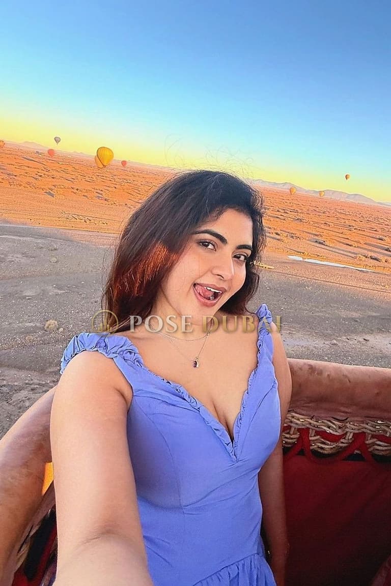 Muskan, 23, escort in Dubai — Indian, 168 cm (photo 3 of 6)