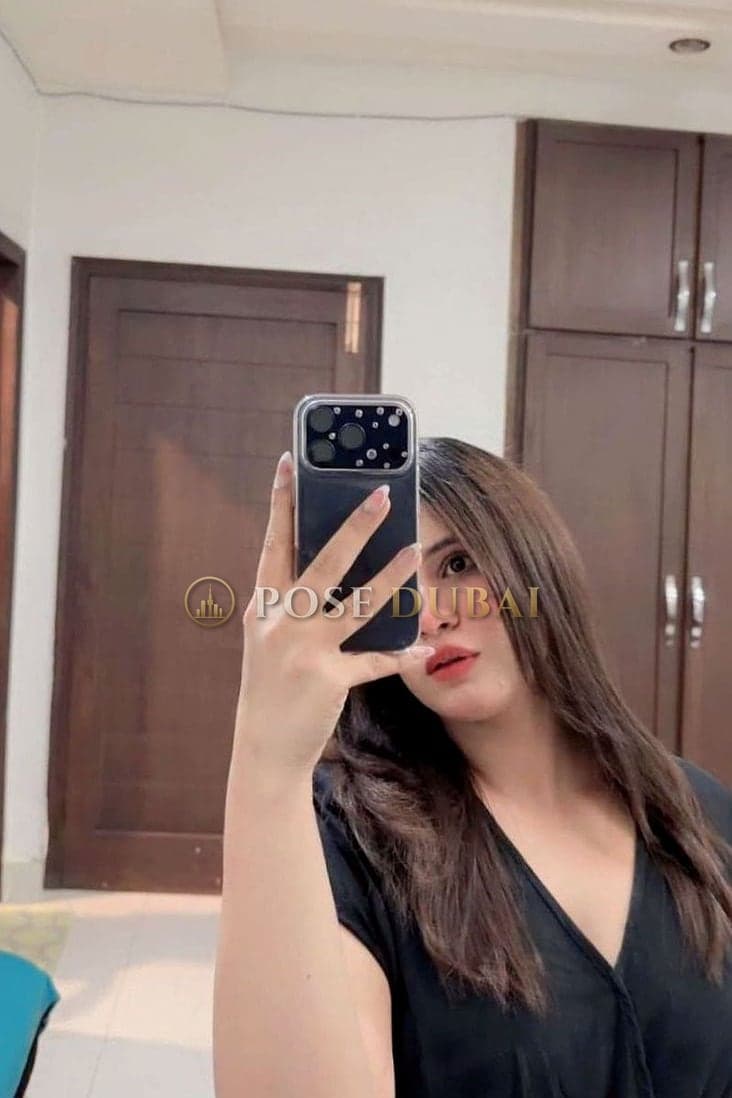 Muskan, 23, escort in Dubai — Indian, 163 cm (photo 3 of 4)