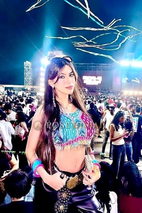 Natasha, 22, escort in Dubai — Indian, 170 cm (photo 3 of 4)