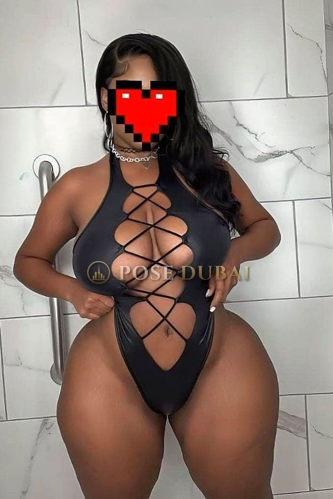 Pearl, 27, escort in Dubai — South African, 168 cm (photo 1 of 8)