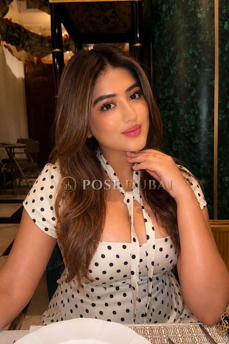 Preeti, 22, escort in Dubai — Indian, 169 cm (photo 3 of 5)