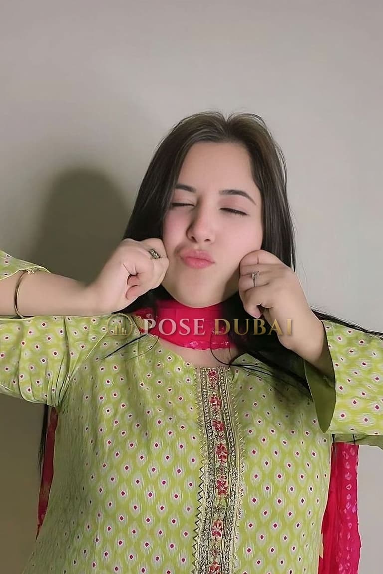 Ritika, 21, escort in Dubai — Indian, 162 cm (photo 3 of 17)