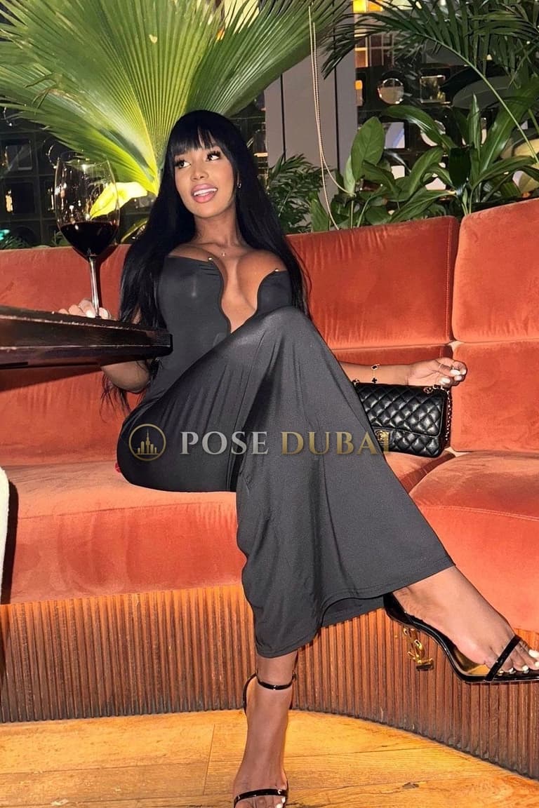 Sasha, 25, escort in Dubai — 175 cm, Colombian (photo 2 of 20)