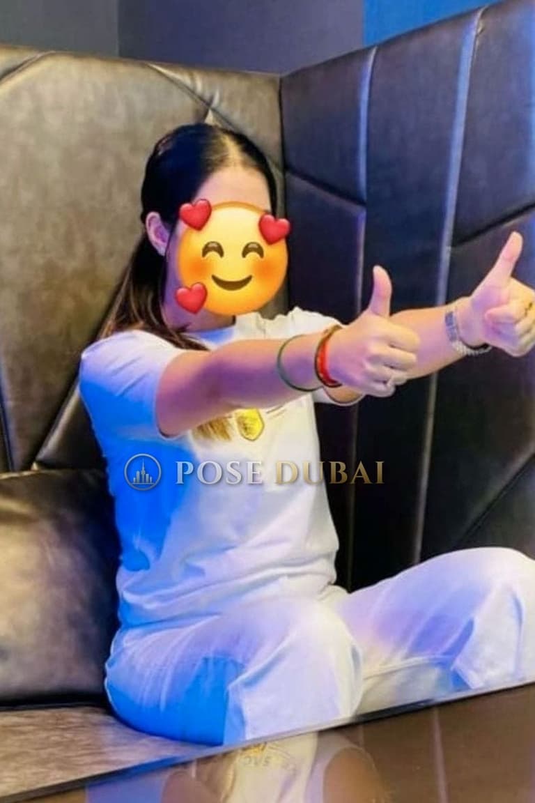Simran, 23, escort in Dubai — Indian, 169 cm (photo 3 of 3)