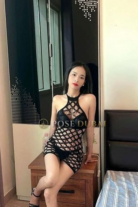 Tina, 25, escort in Dubai — 160 cm (photo 2 of 5)