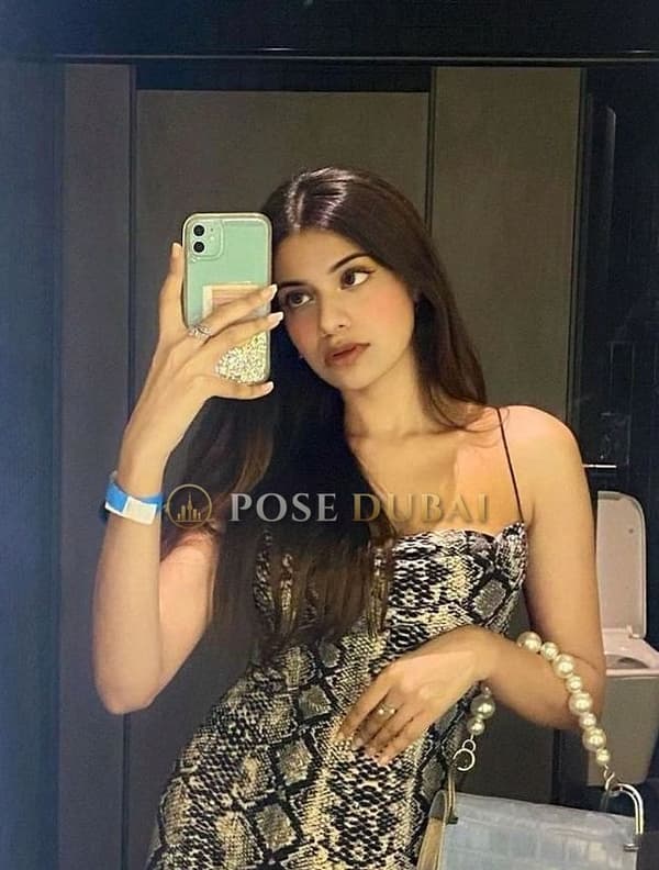 Juhi, 22, escort in Dubai โ Indian, 168 cm (photo 1 of 4)