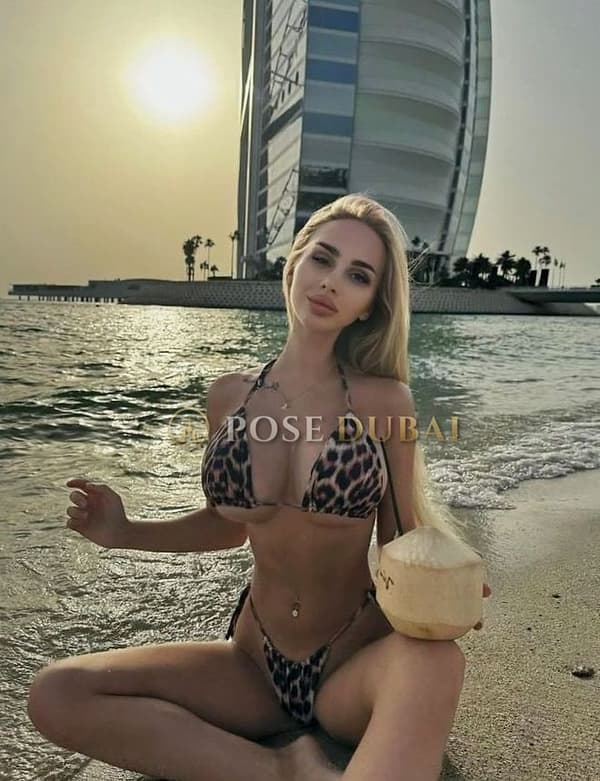 Larina, 24, escort in Dubai — 166 cm (photo 1 of 6)