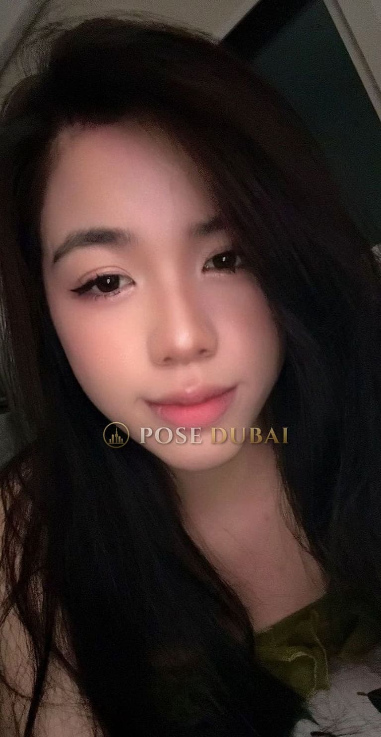 Mặt, 24, escort in Dubai — Vietnamese, 162 cm (photo 1 of 8)