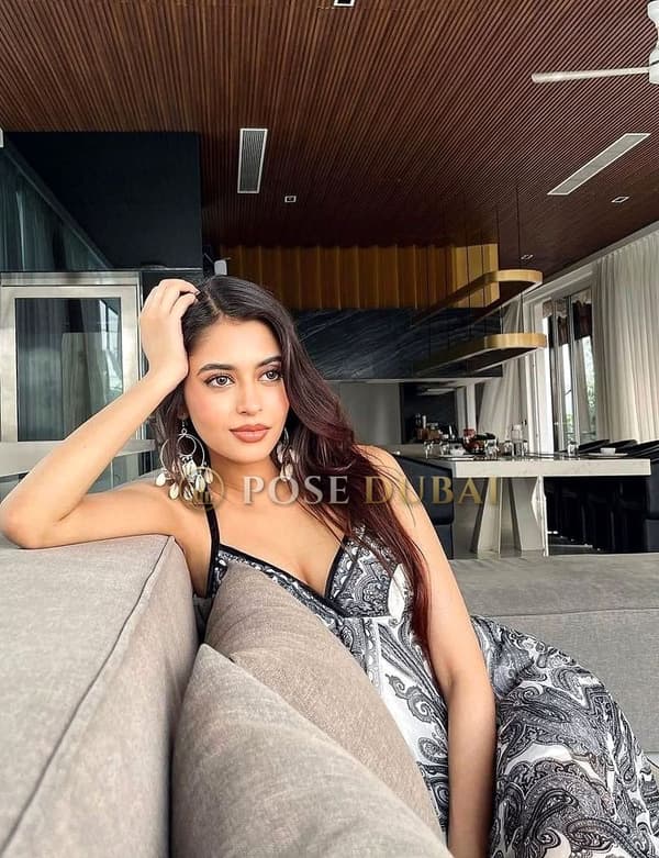 Pallavi, 22, escort in Dubai — Indian, 168 cm (photo 1 of 5)