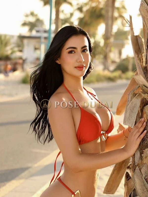 Laura, 21, escort in Dubai — Argentinian, 170 cm (photo 1 of 7)