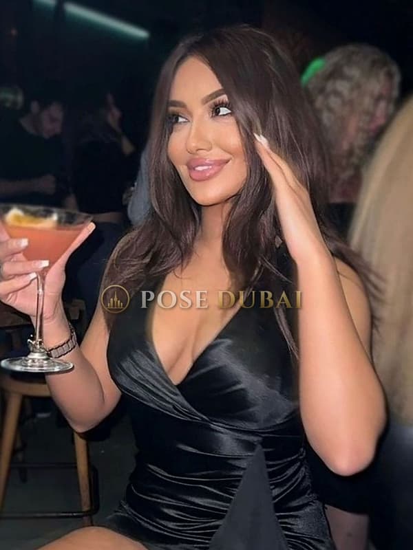 Rose, 25, escort in Dubai โ Azerbaijani, 165 cm (photo 1 of 8)