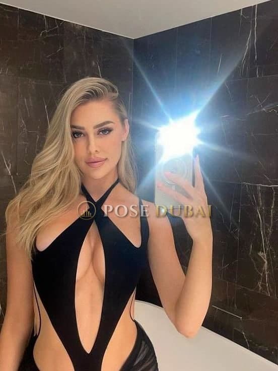 Sarah, 24, escort in Dubai โ 170 cm (photo 1 of 7)