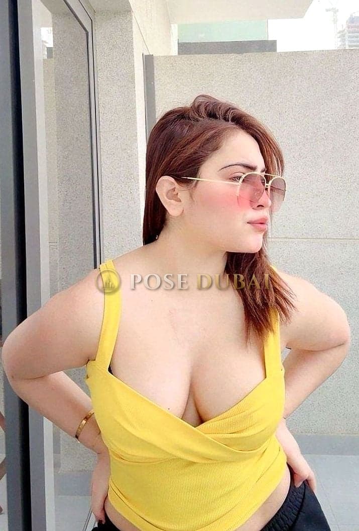 Riyaa, 21, escort in Dubai — Indian, 170 cm (photo 1 of 5)