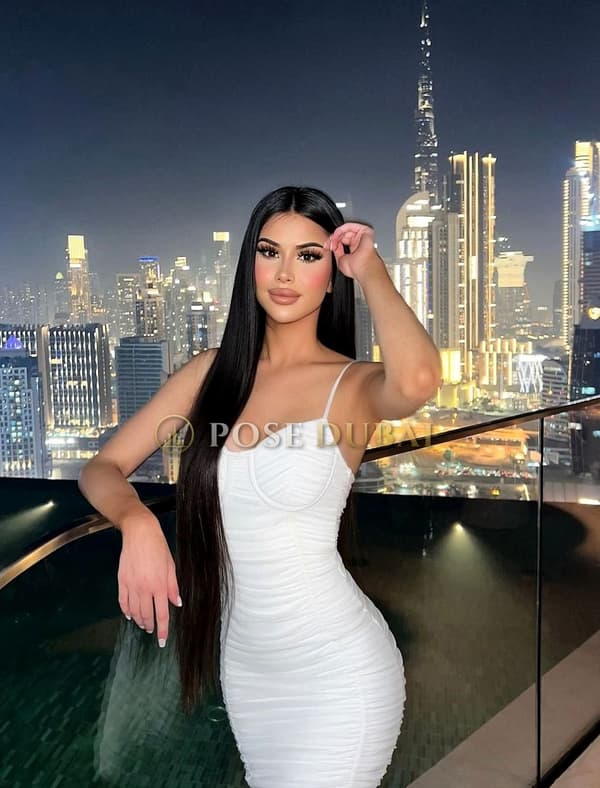 Sarah, 23, escort in Dubai โ Romanian, 168 cm (photo 1 of 9)