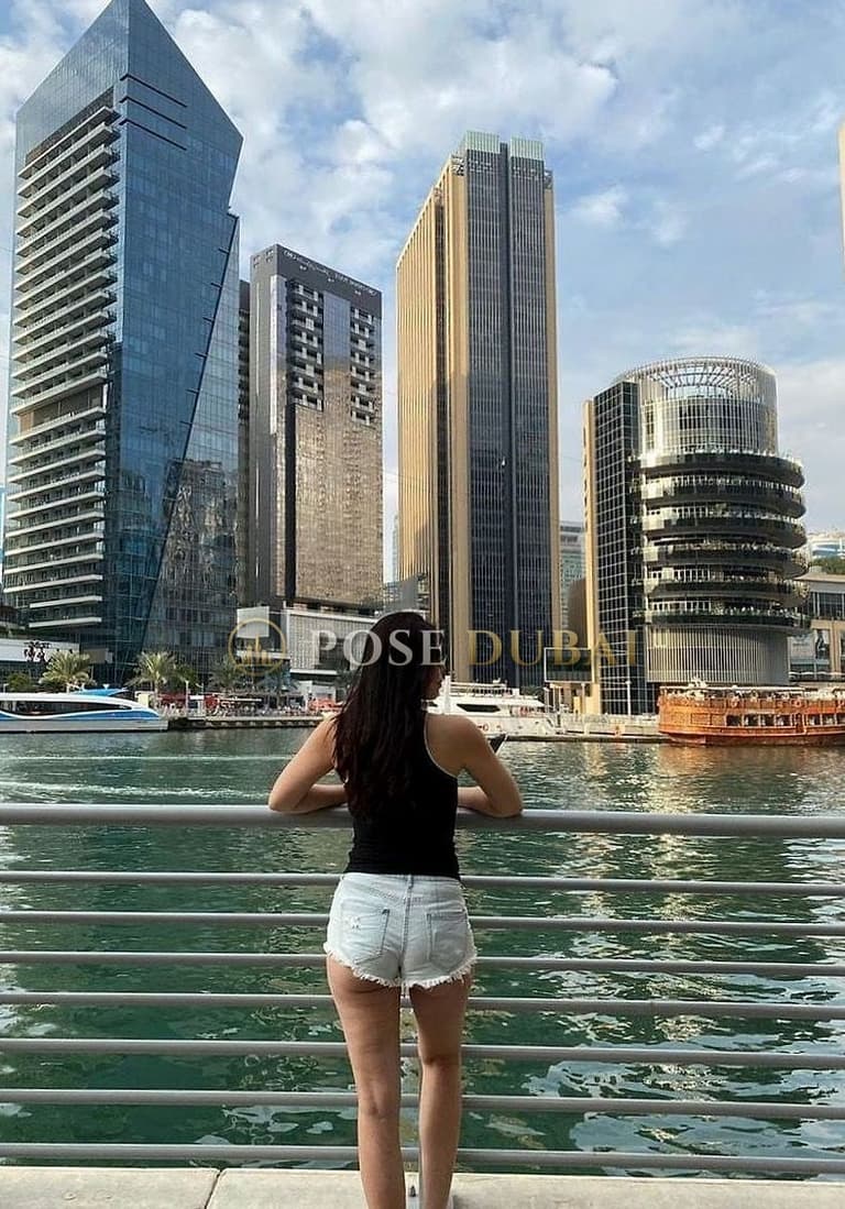Sarah, 26, escort in Dubai — 168 cm, Vietnamese (photo 2 of 9)