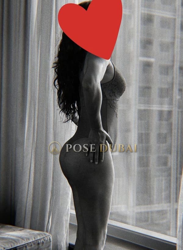 Shweta, 29, escort in Dubai — Indian, 169 cm (photo 1 of 14)