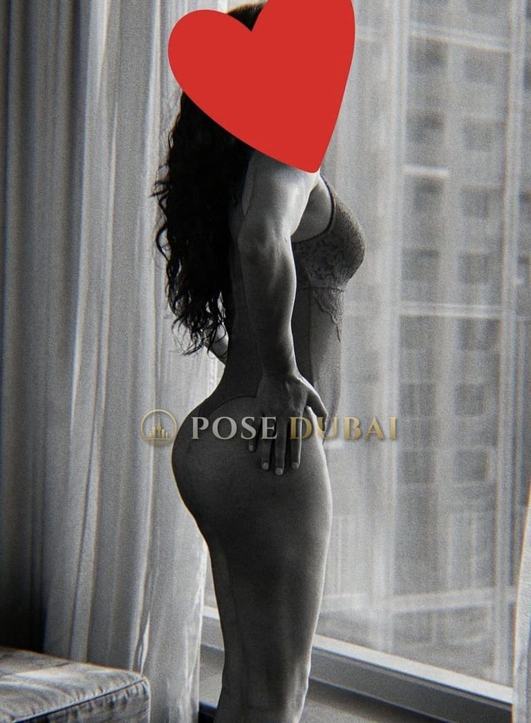 Shweta, 29, escort in Dubai — Indian, 169 cm (photo 1 of 14)