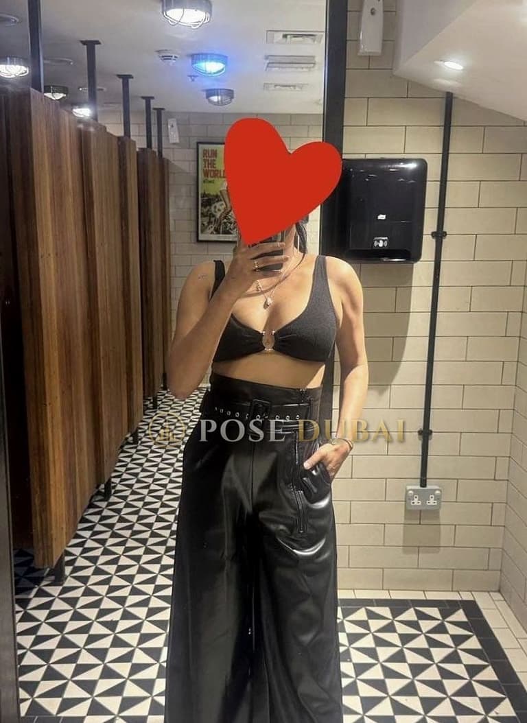 Shweta, 29, escort in Dubai — Indian, 169 cm (photo 3 of 14)